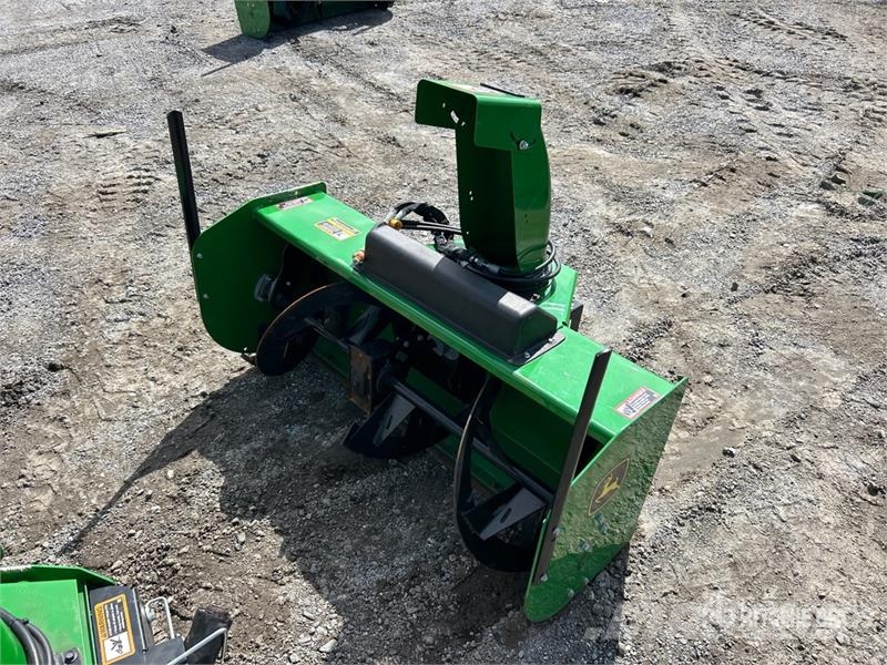 John Deere 47 in Snow Blower Attachment ماكينات زراعية - غير ذلك