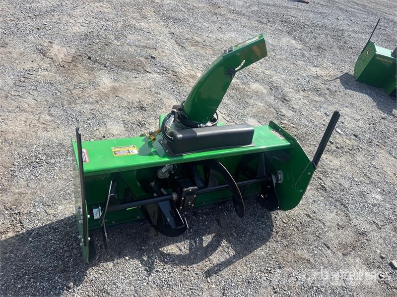 John Deere 47 in Snow Blower Attachment ماكينات زراعية - غير ذلك