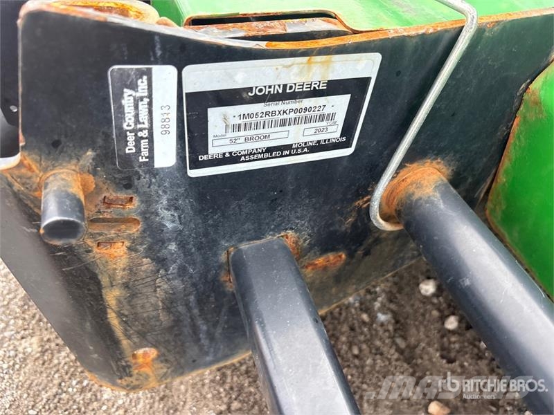 John Deere 52 in Broom Attachment - Fits 5225 Metle