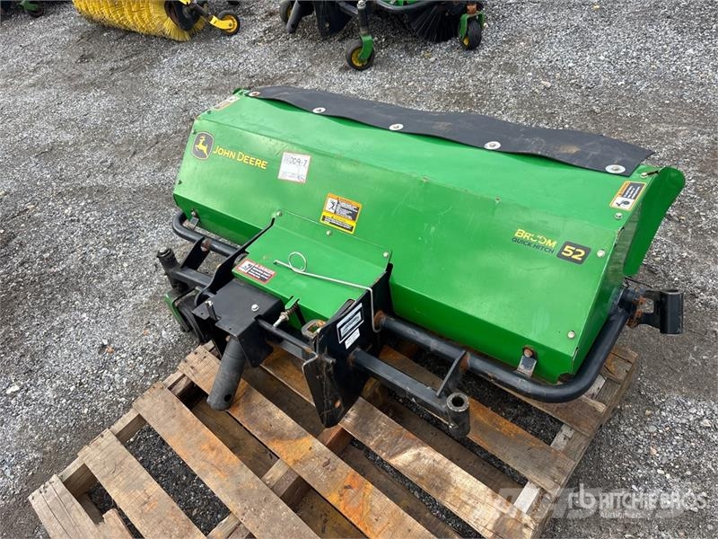 John Deere 52 in Broom Attachment - Fits 5225 Bürsten