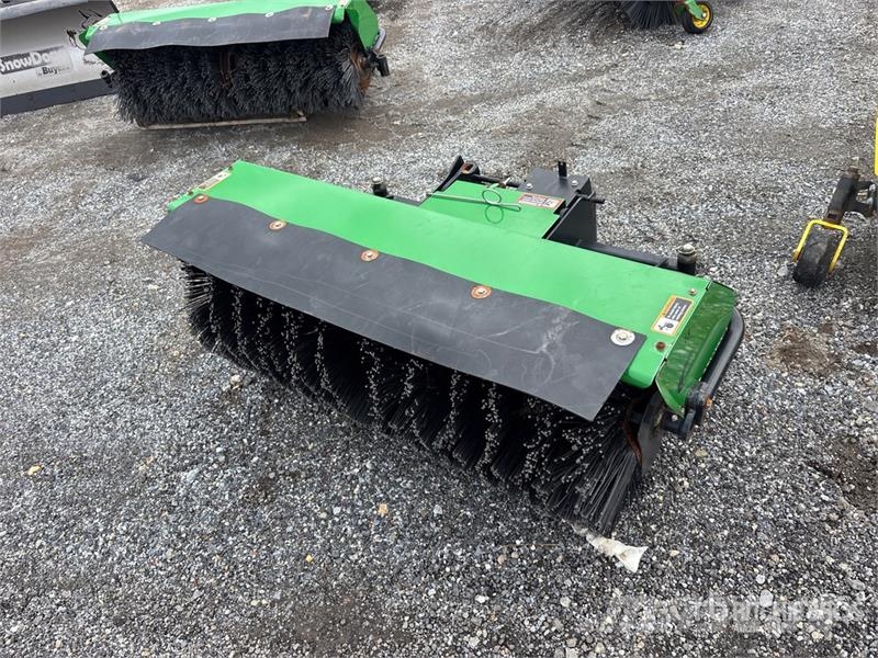 John Deere 52 in Broom Attachment - Fits 5225 Metle