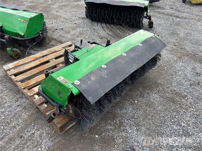 John Deere 52 in Broom Attachment - Fits 5225 Bürsten