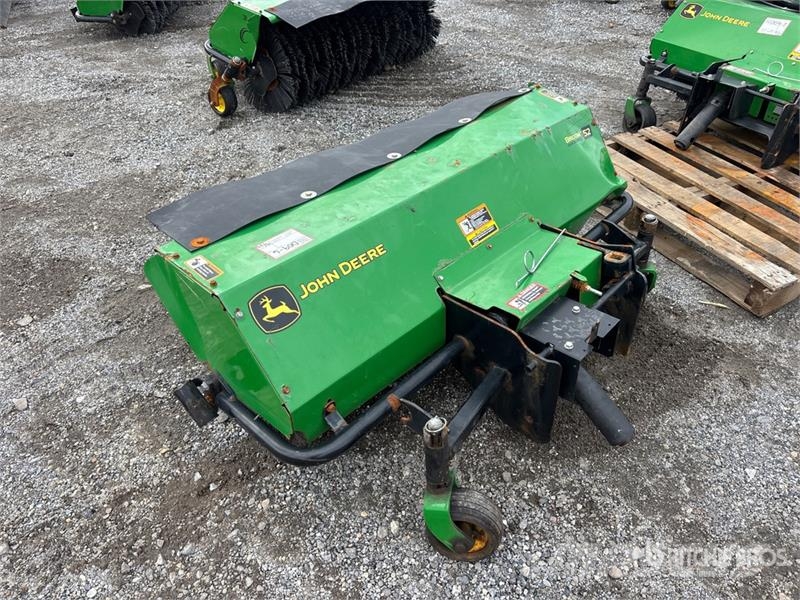 John Deere 52 in Broom Attachment - Fits 5225 Metle