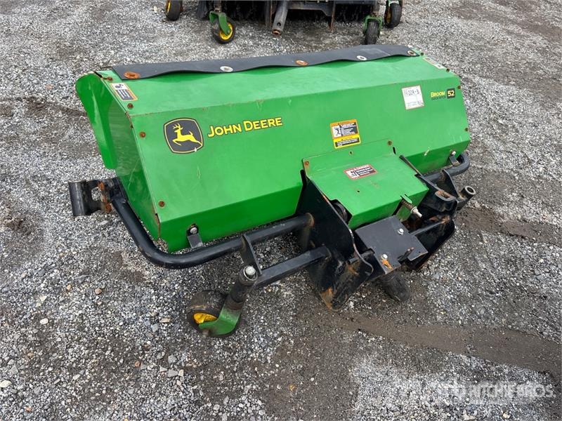 John Deere 52 in Broom Attachment - Fits 5225 Bürsten