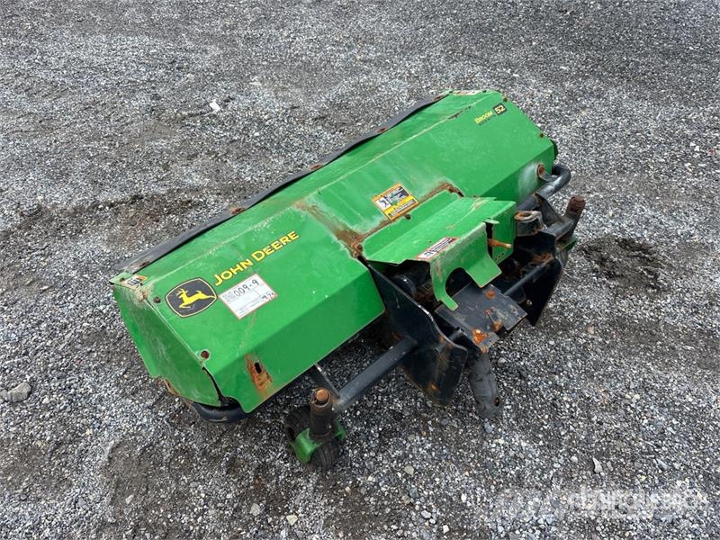 John Deere 52 in Broom Attachment - Fits 5225 فرش