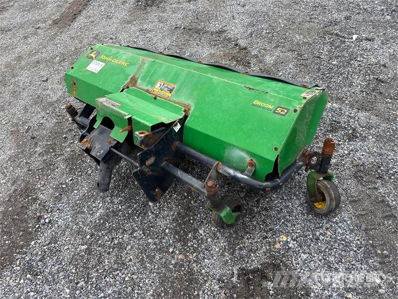 John Deere 52 in Broom Attachment - Fits 5225 فرش