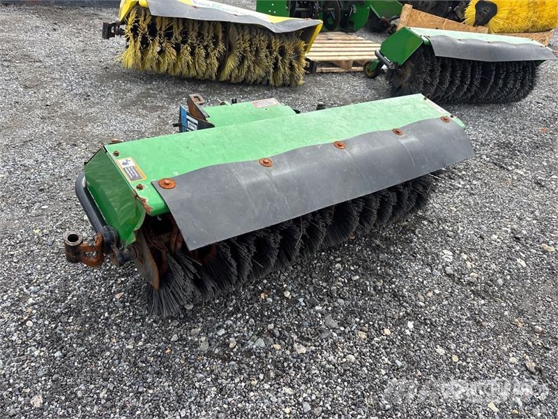 John Deere 52 in Broom Attachment - Fits 5225 Metle