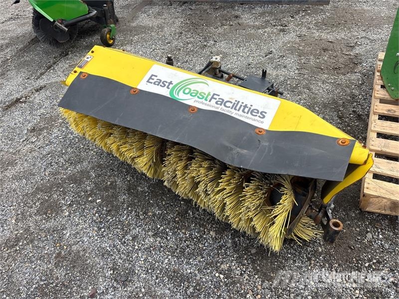 John Deere 52 in Broom Attachment - Fits 5225 Metle