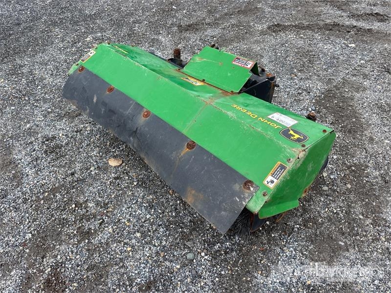 John Deere 52 in Broom Attachment - Fits 5225 فرش