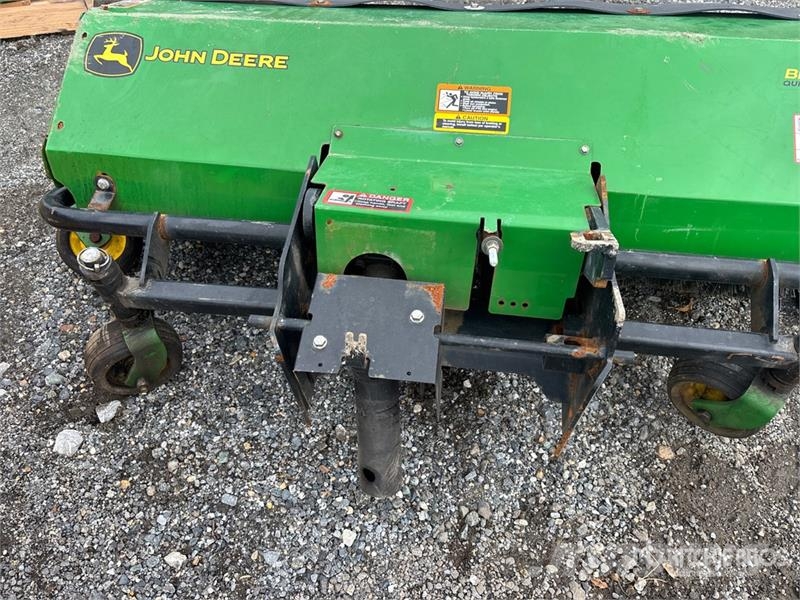 John Deere 52 in Broom Attachment - Fits 5225 Bürsten