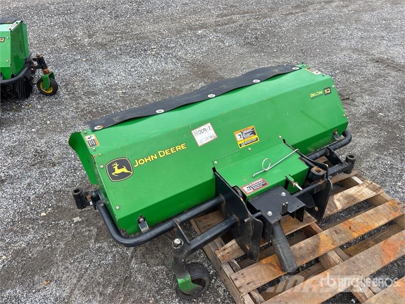 John Deere 52 in Broom Attachment - Fits 5225 Bürsten