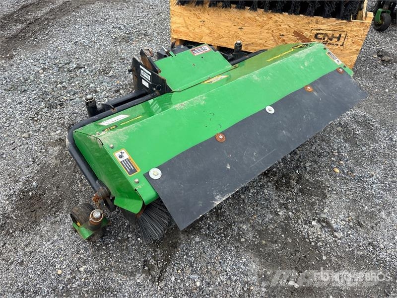John Deere 52 in Broom Attachment - Fits 5225 Bürsten