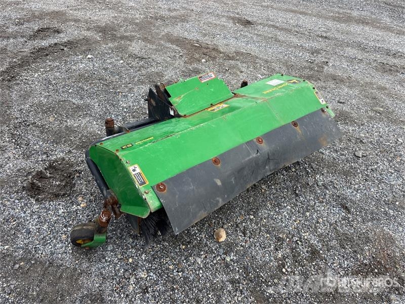 John Deere 52 in Broom Attachment - Fits 5225 فرش