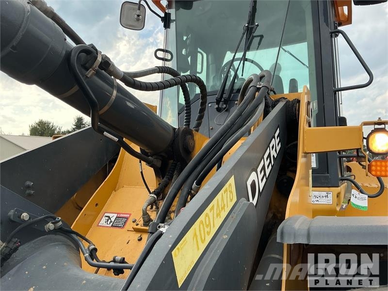 John Deere 544L Wheel Loader Iekrāvēji uz riteņiem