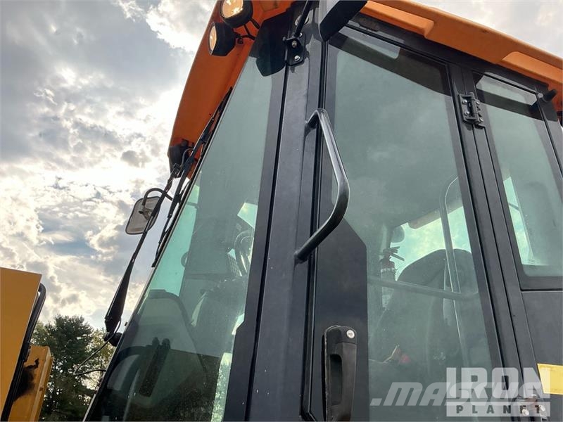 John Deere 544L Wheel Loader Iekrāvēji uz riteņiem