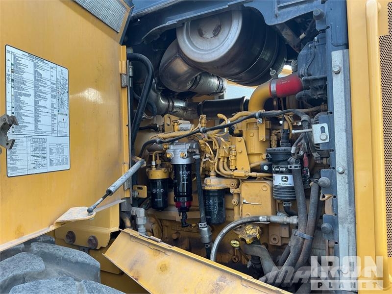 John Deere 544L Wheel Loader Iekrāvēji uz riteņiem