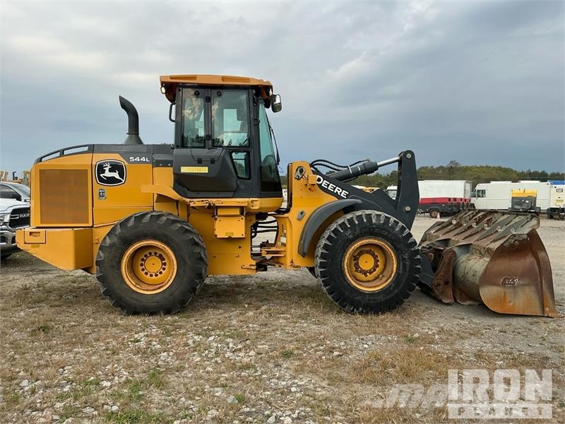 John Deere 544L Wheel Loader Iekrāvēji uz riteņiem