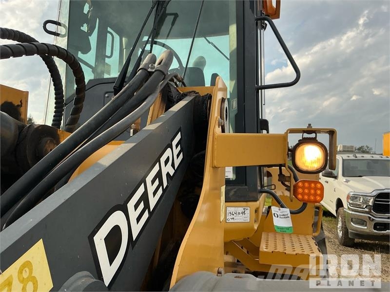 John Deere 544L Wheel Loader Iekrāvēji uz riteņiem