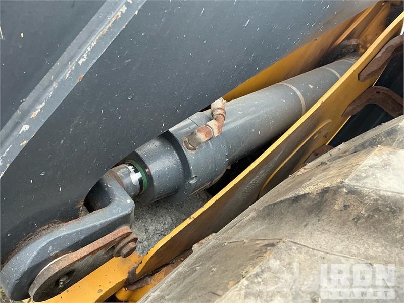 John Deere 544L Wheel Loader Iekrāvēji uz riteņiem