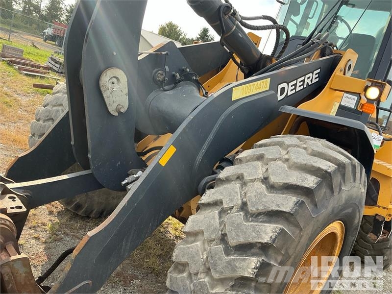 John Deere 544L Wheel Loader Iekrāvēji uz riteņiem