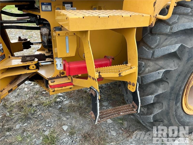 John Deere 544L Wheel Loader Iekrāvēji uz riteņiem