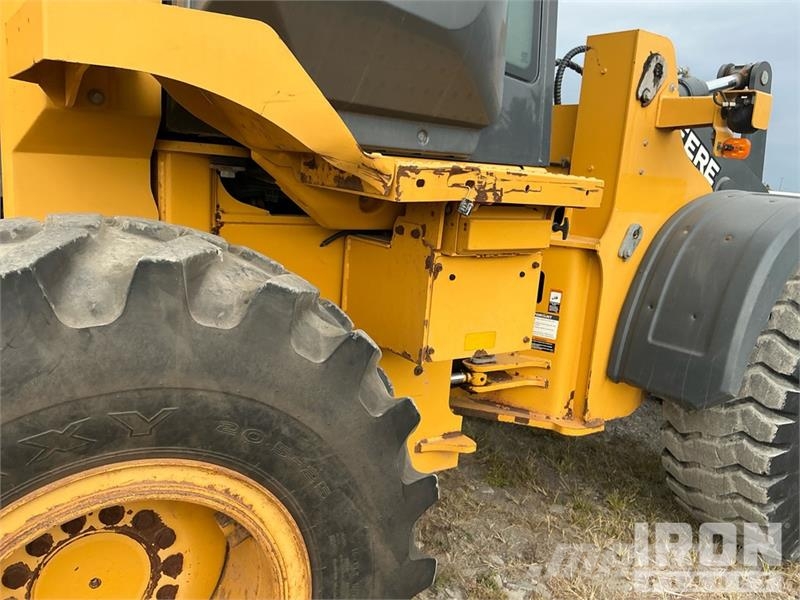 John Deere 544L Wheel Loader Iekrāvēji uz riteņiem