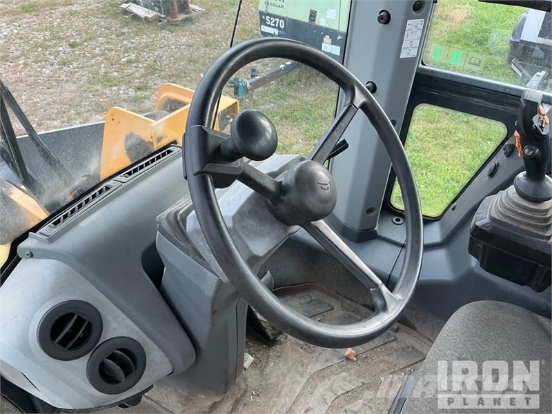 John Deere 544L Wheel Loader Iekrāvēji uz riteņiem