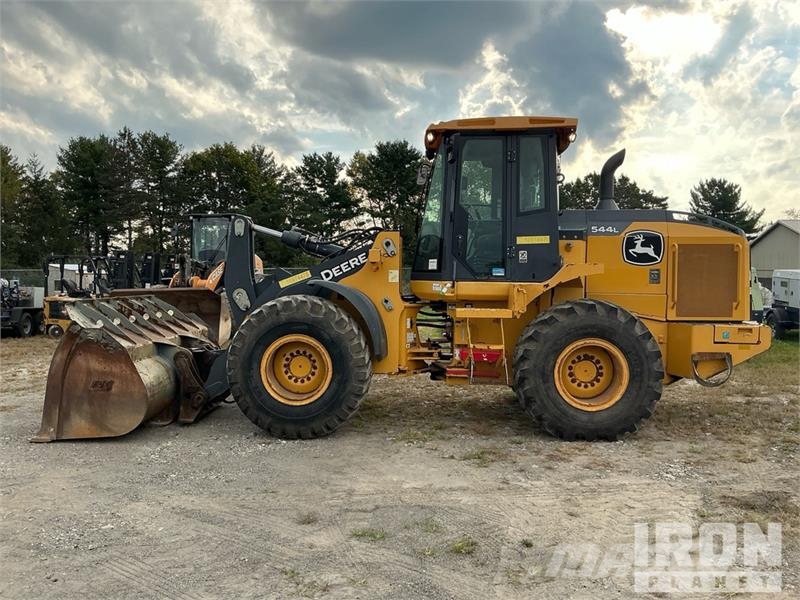 John Deere 544L Wheel Loader Iekrāvēji uz riteņiem