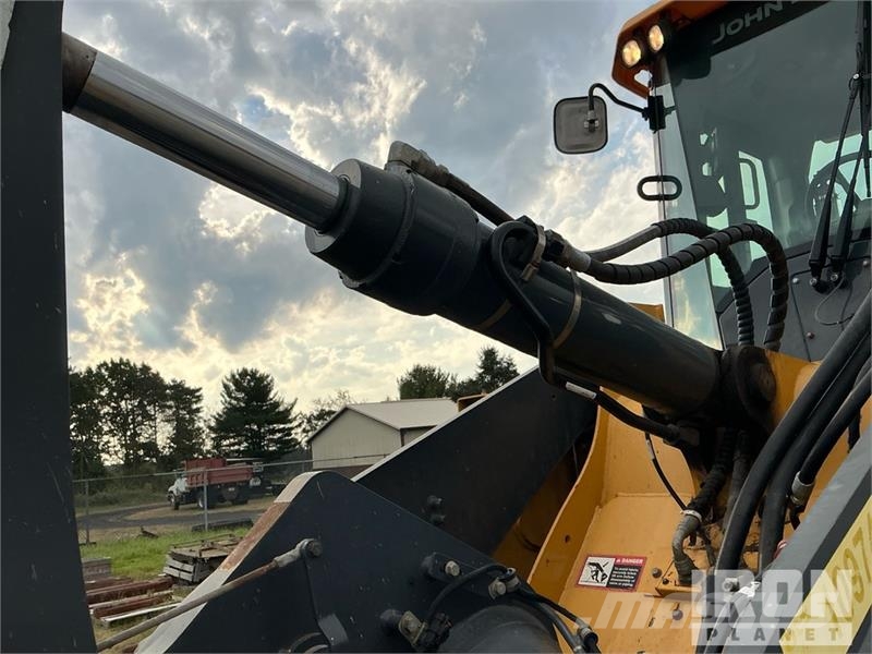 John Deere 544L Wheel Loader Iekrāvēji uz riteņiem