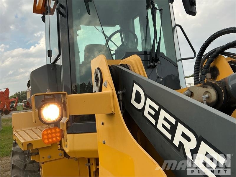 John Deere 544L Wheel Loader Iekrāvēji uz riteņiem
