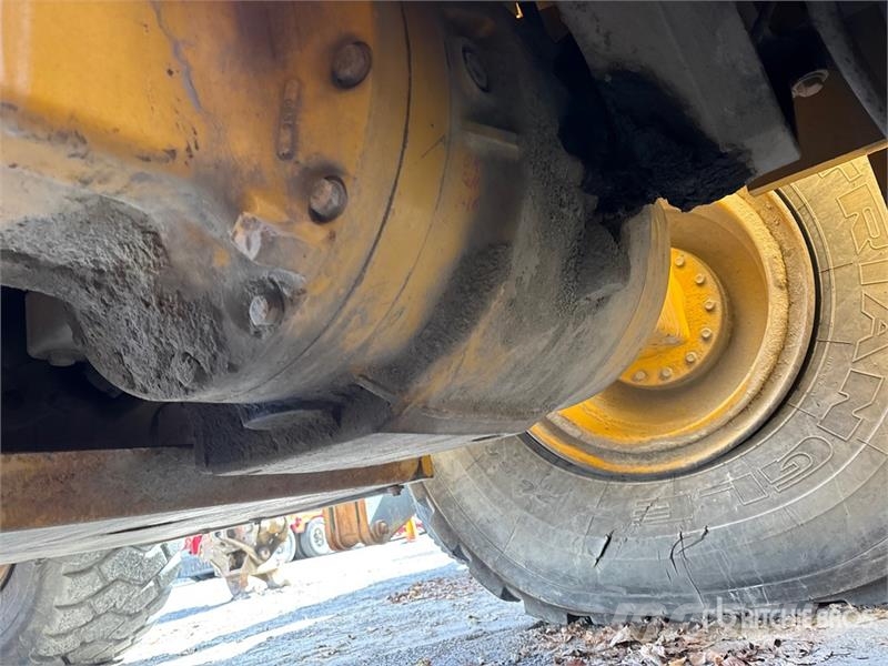 John Deere 744H Wheel loaders