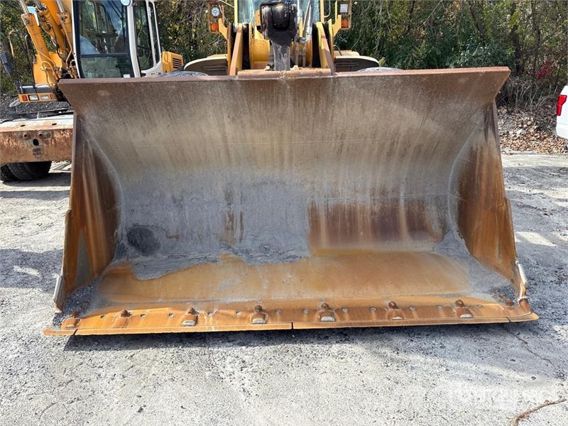 John Deere 744H Wheel loaders