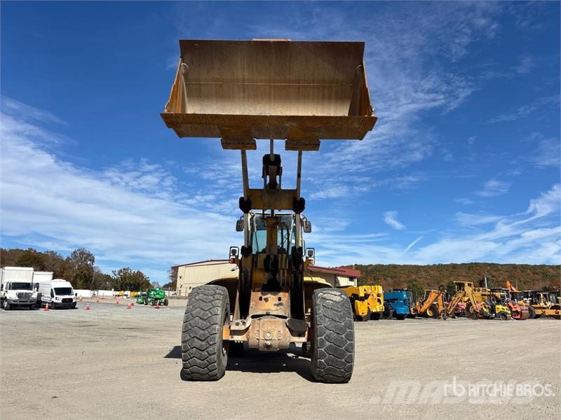 John Deere 744H Wheel loaders