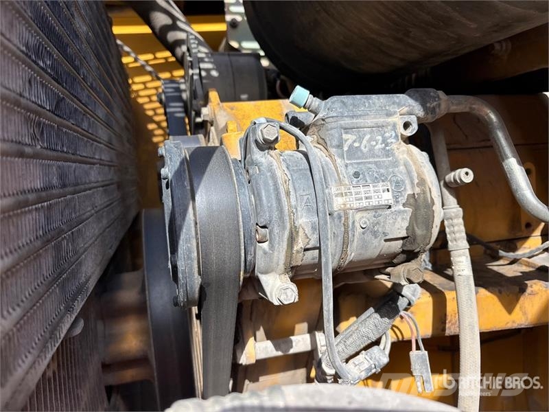 John Deere 744H Wheel loaders