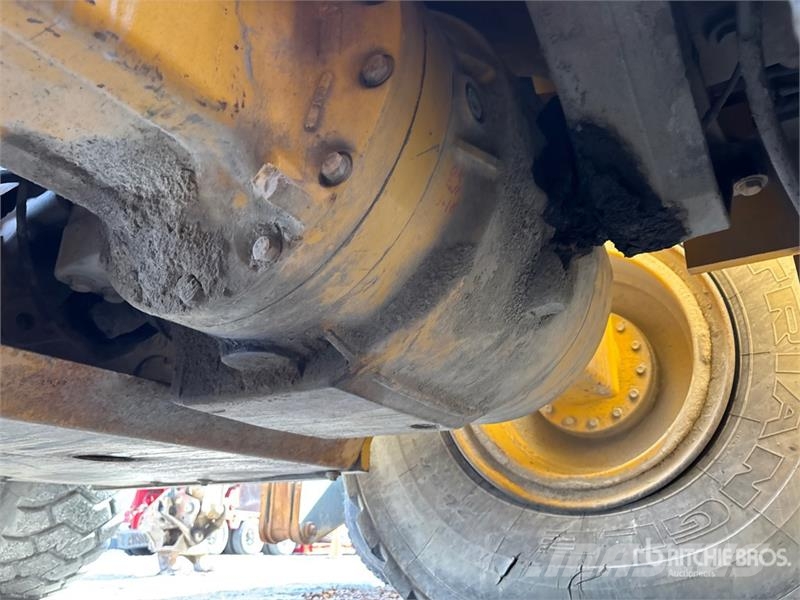 John Deere 744H Wheel loaders