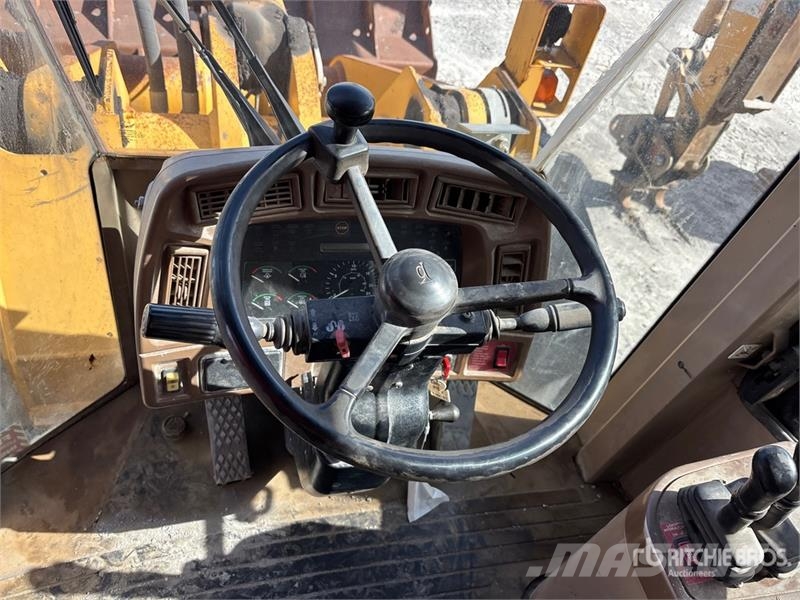 John Deere 744H Wheel loaders