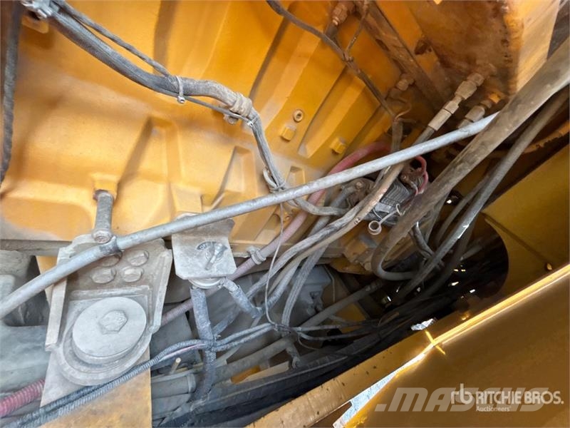 John Deere 744H Wheel loaders