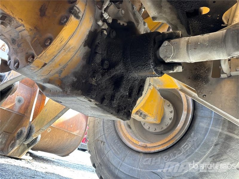 John Deere 744H Wheel loaders