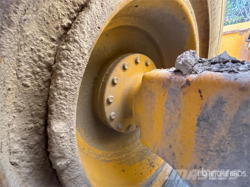 John Deere 744H Wheel loaders
