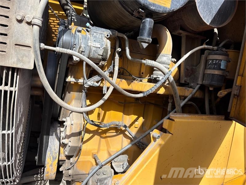 John Deere 744H Wheel loaders