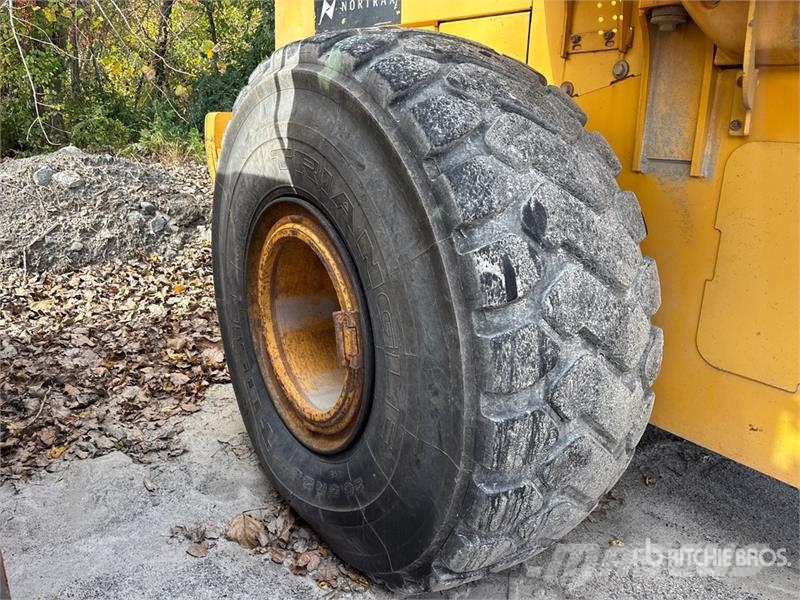 John Deere 744H Wheel loaders