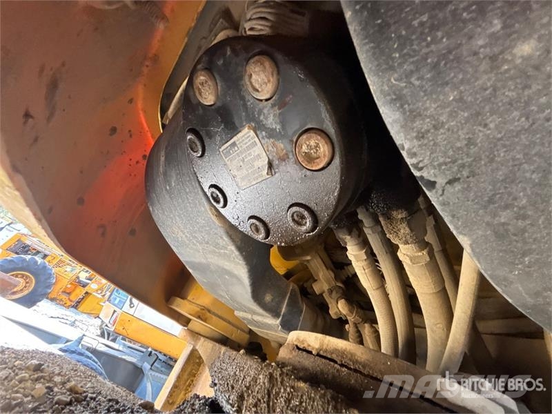 John Deere 744H Wheel loaders