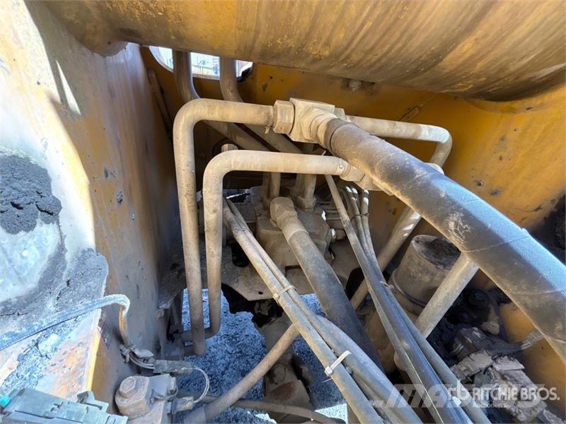 John Deere 744H Wheel loaders