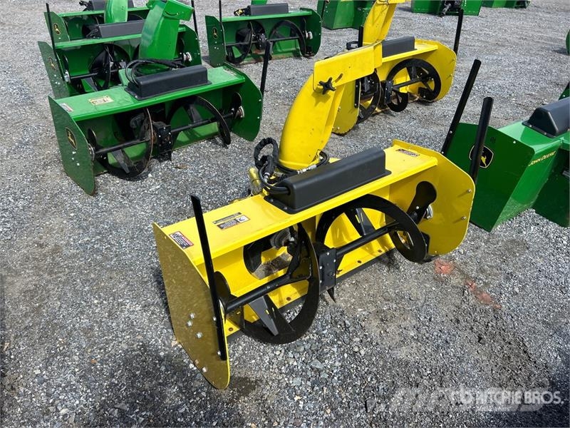 John Deere Snow Blower 제설기