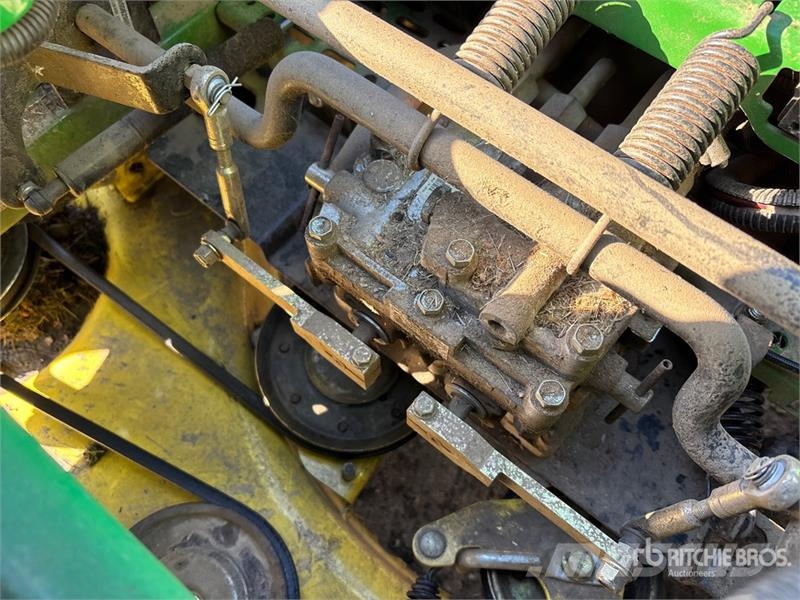 John Deere Z655 54HC Zero-Turn Lawn Mower Päältäajettavat ruohonleikkurit