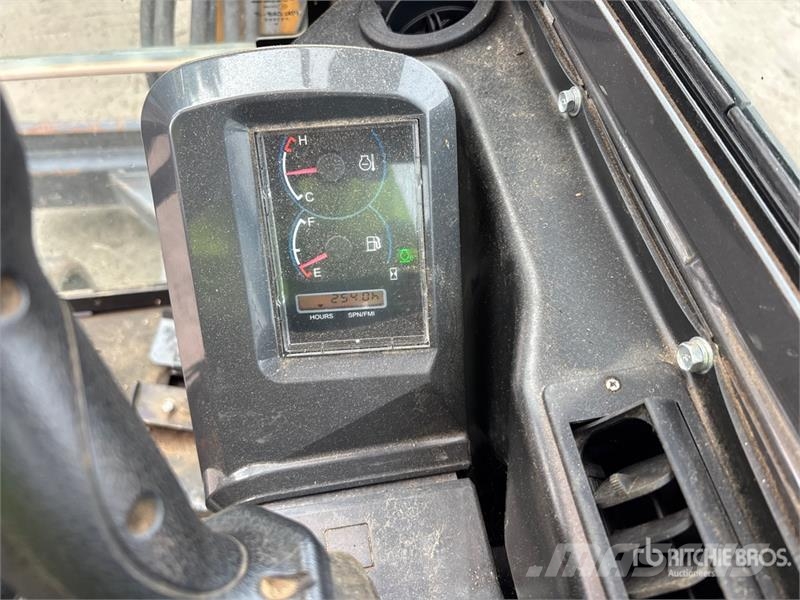 Kato HD35V5 Mini Excavator Minibagger < 7t