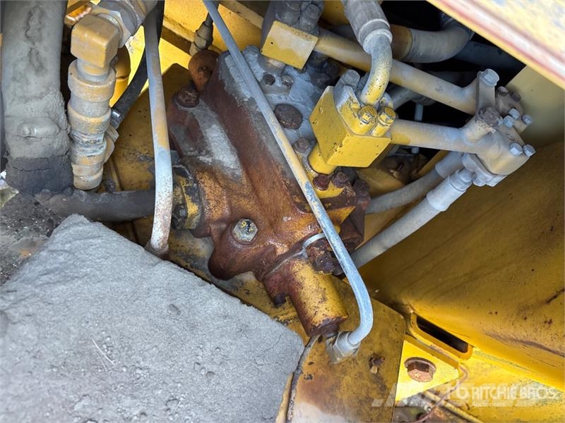 Kawasaki 115Z 3 Wheel Loader Pale gommate