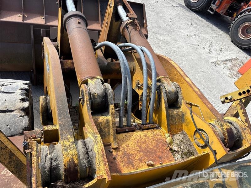 Kawasaki 115Z 3 Wheel Loader Pale gommate