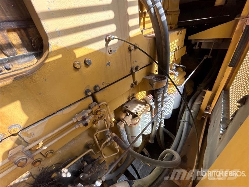 Kawasaki 115Z 3 Wheel Loader Pale gommate