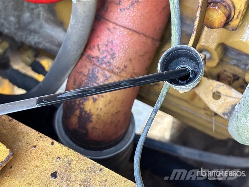 Kawasaki 115Z 3 Wheel Loader Pale gommate
